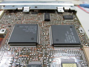 拆解20多年前產(chǎn)自美國(guó)的Compaq筆記本電腦 回顧科技?xì)v史的見(jiàn)證